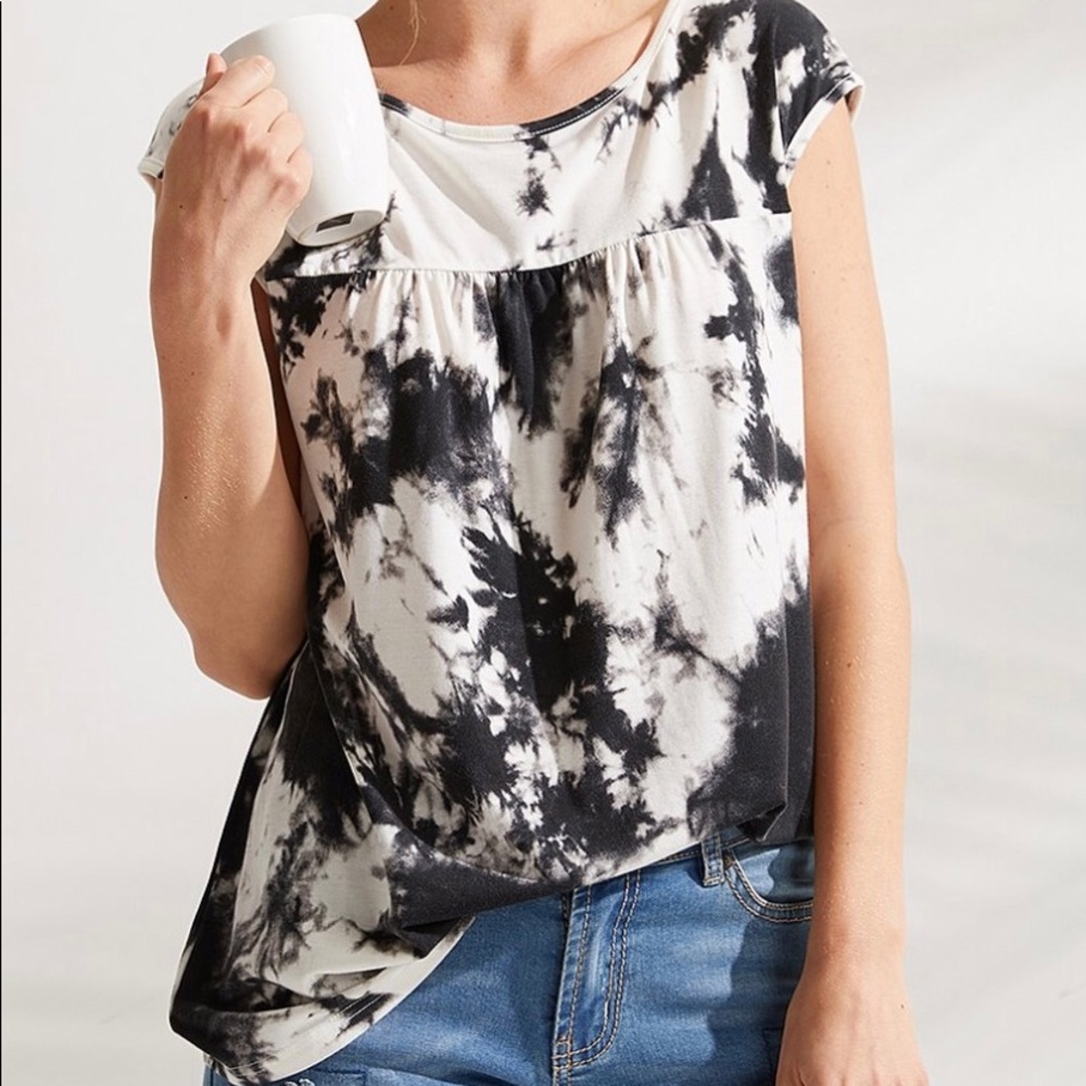 NWOT Women’s Black & White Tie-Dye